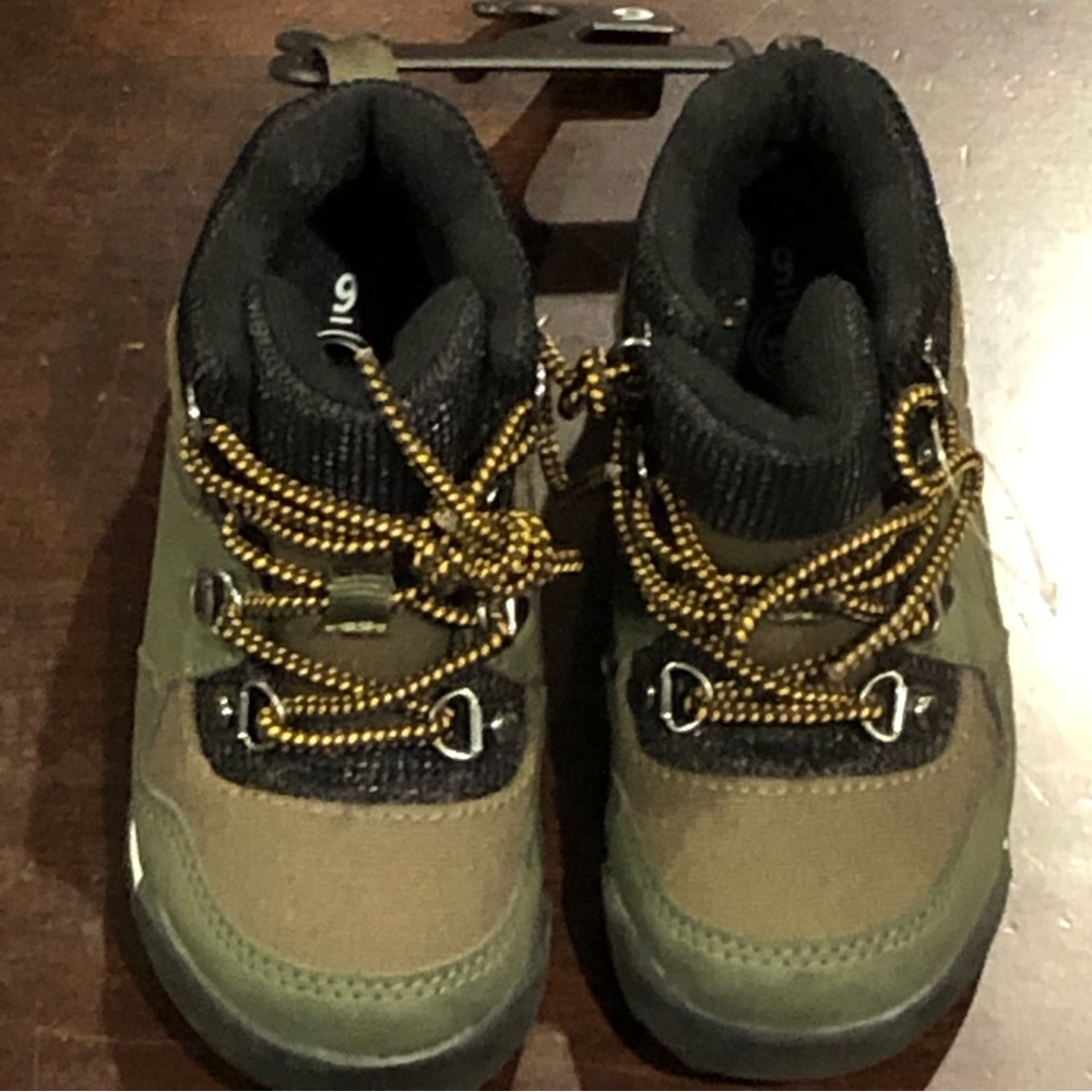 Wonder Nation Toddler Boots Sz 9 Hunter Green & Black New Never Worn Condition